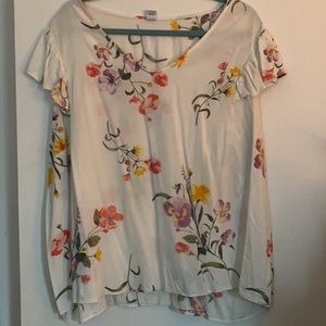 3/$15 - Flutter Sleeve V Neck Floral Blouse